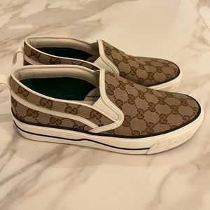 Gucci slip on sneakers